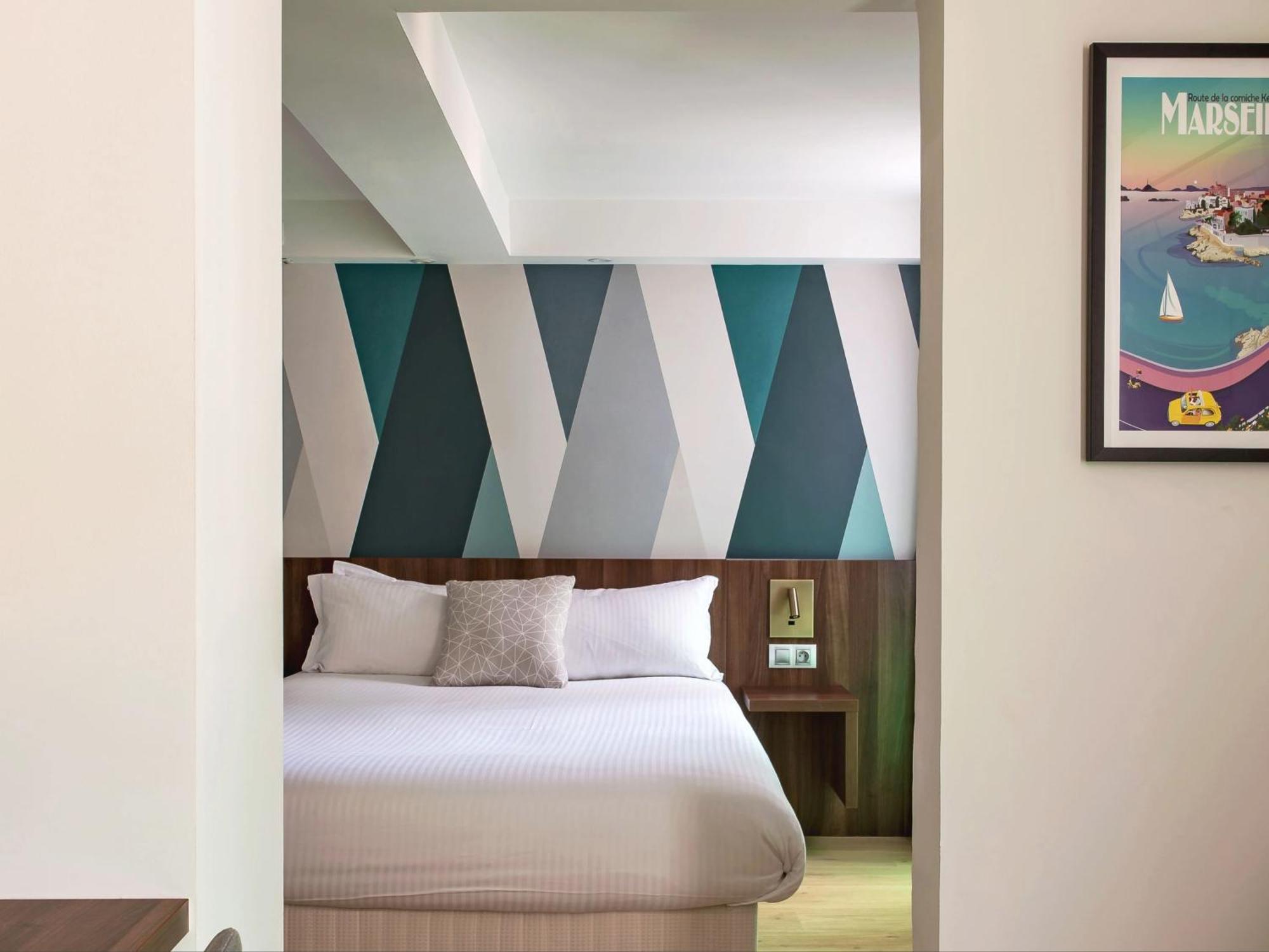 ויטרולה Holiday Inn - Marseille Airport By Ihg מראה חיצוני תמונה