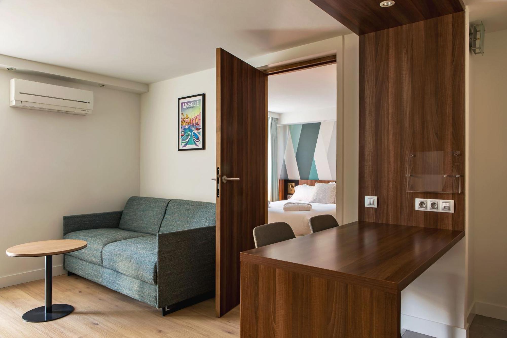 ויטרולה Holiday Inn - Marseille Airport By Ihg מראה חיצוני תמונה