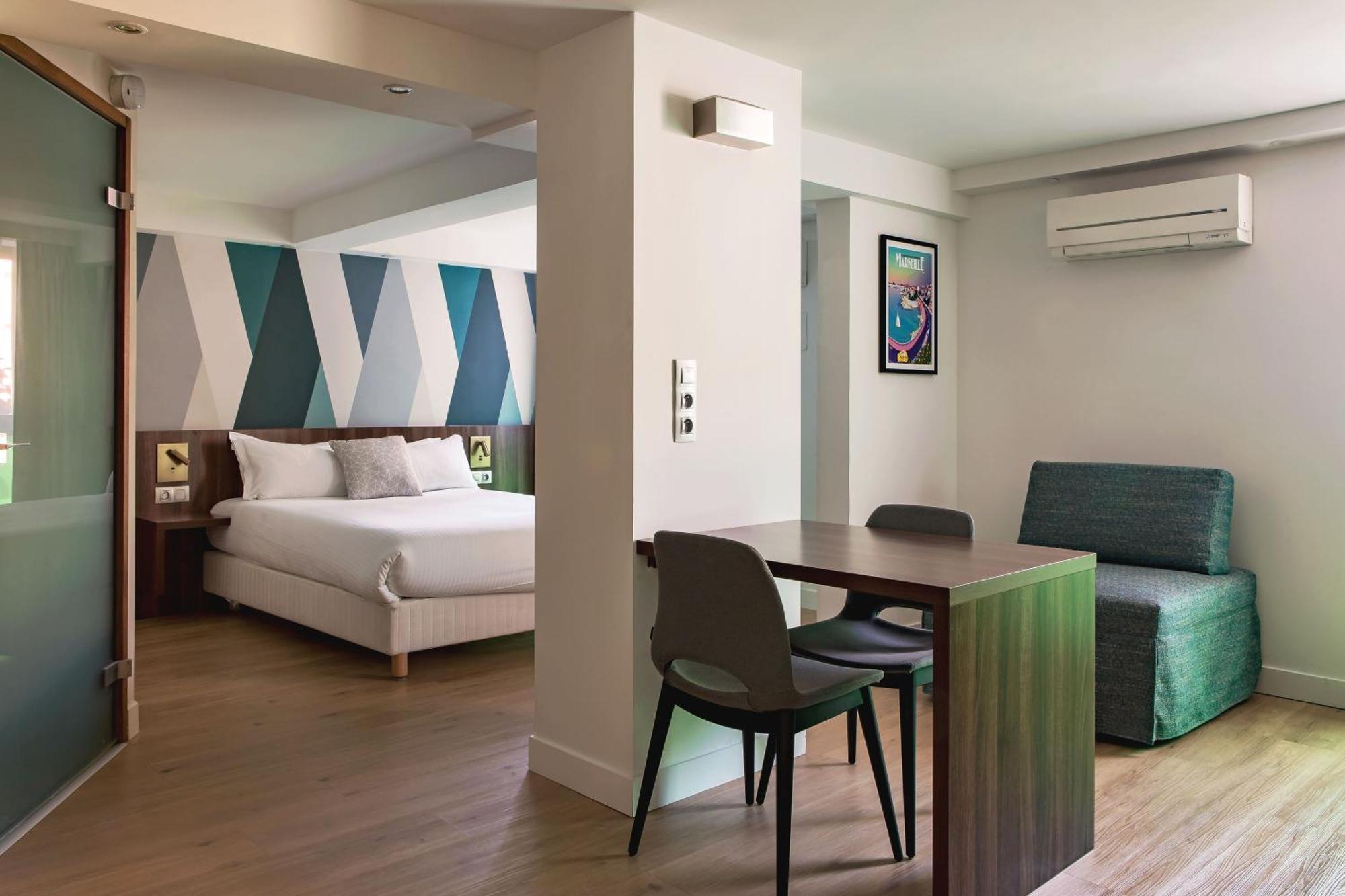 ויטרולה Holiday Inn - Marseille Airport By Ihg מראה חיצוני תמונה