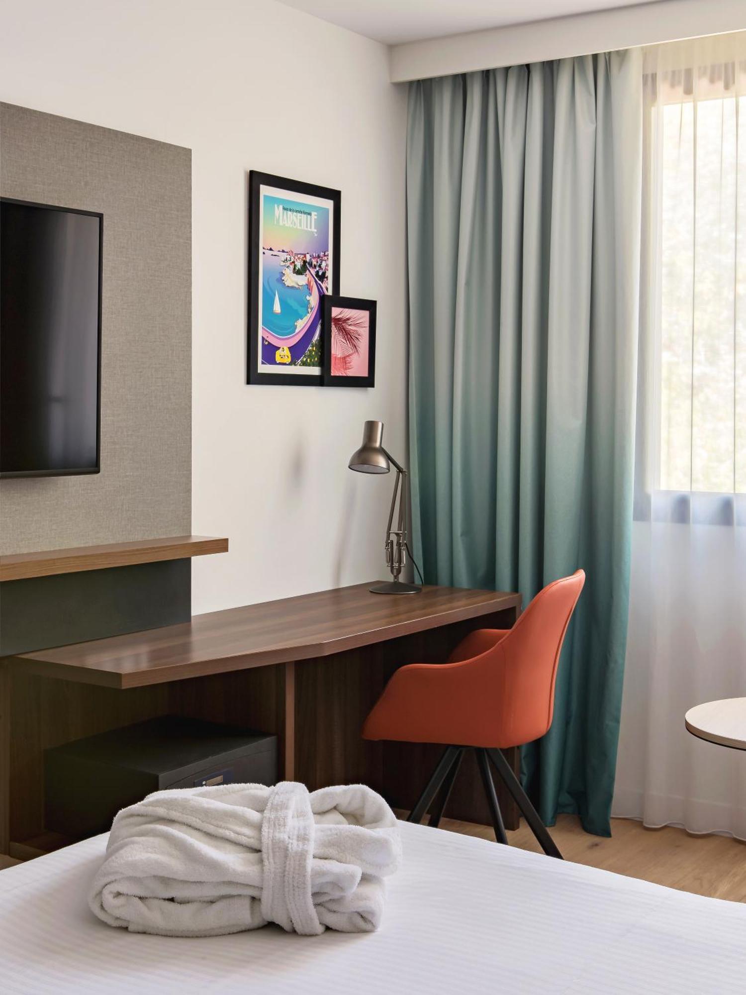 ויטרולה Holiday Inn - Marseille Airport By Ihg מראה חיצוני תמונה