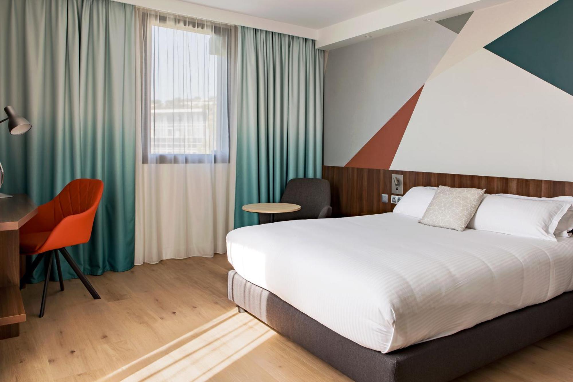 ויטרולה Holiday Inn - Marseille Airport By Ihg מראה חיצוני תמונה