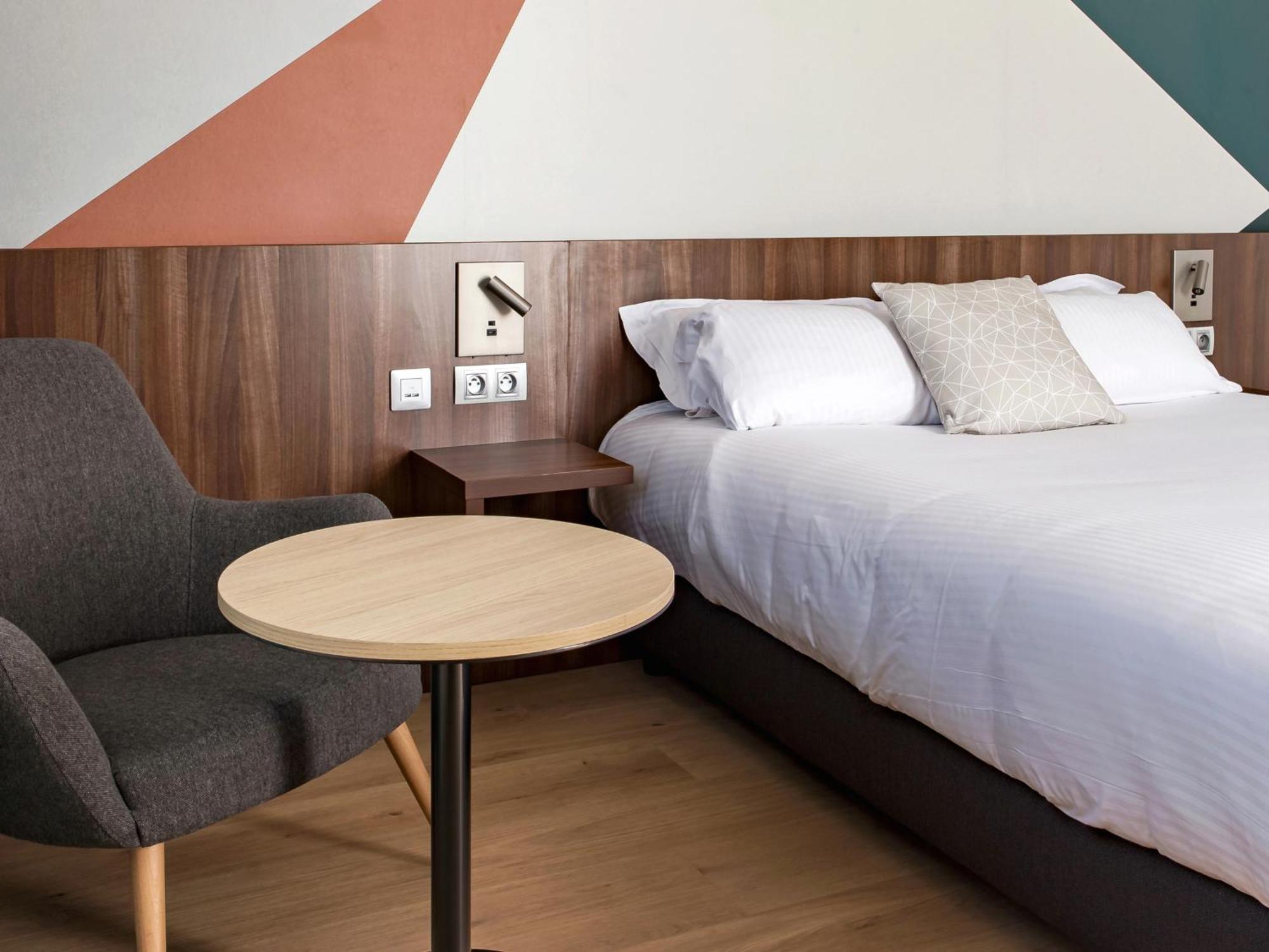 ויטרולה Holiday Inn - Marseille Airport By Ihg מראה חיצוני תמונה
