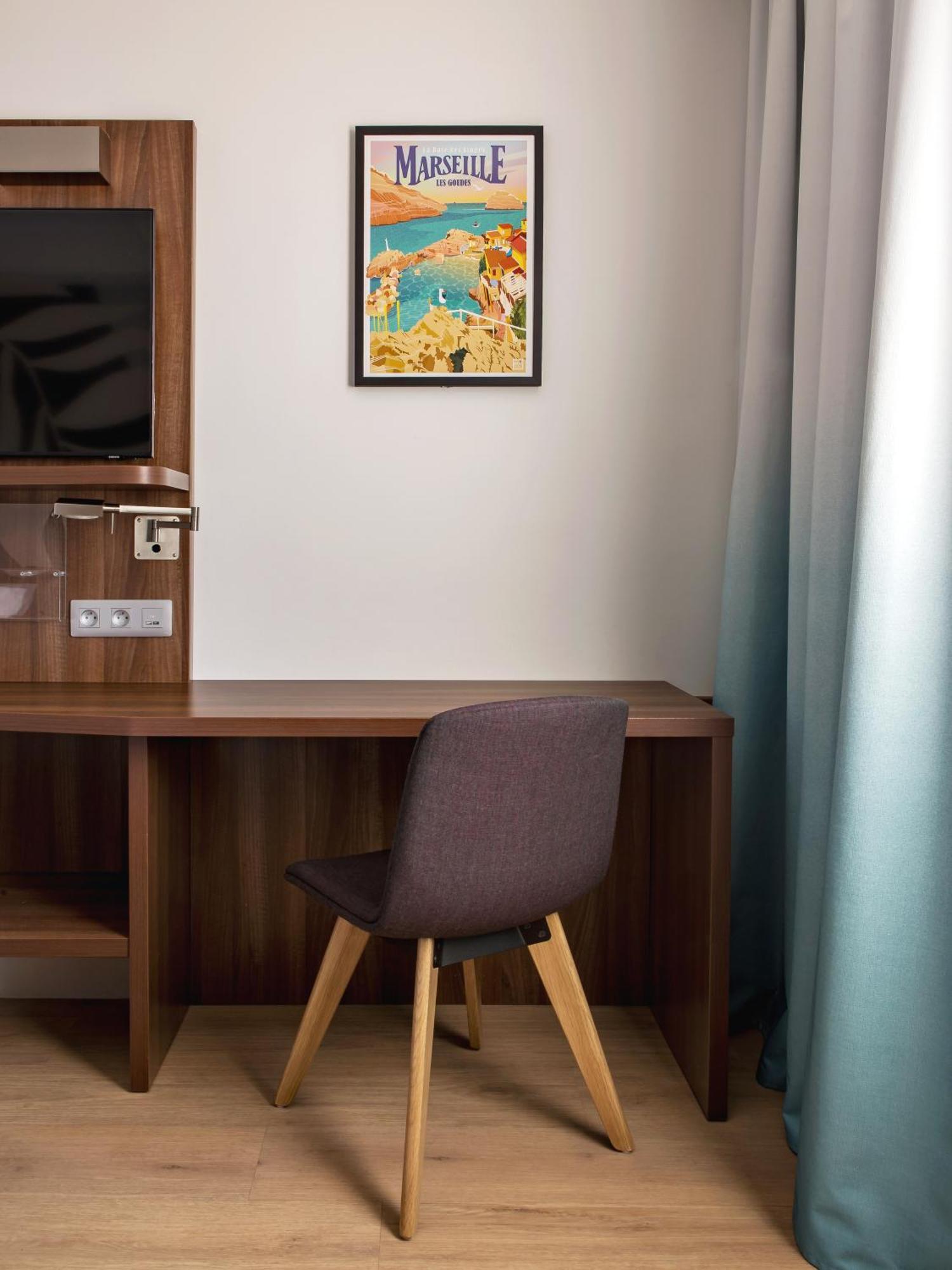 ויטרולה Holiday Inn - Marseille Airport By Ihg מראה חיצוני תמונה