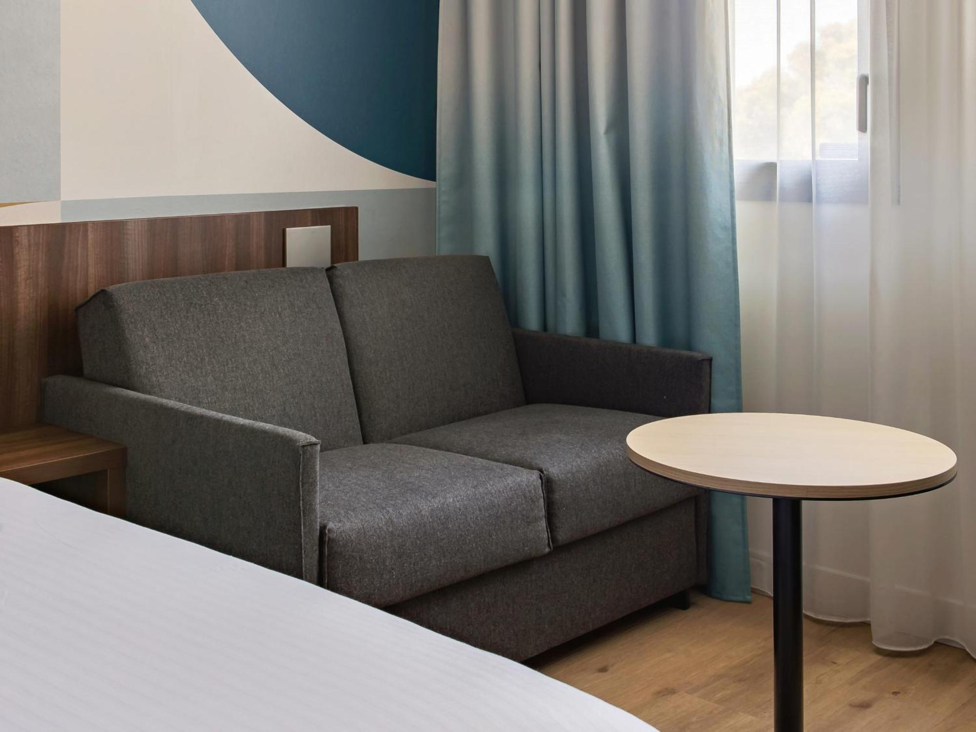 ויטרולה Holiday Inn - Marseille Airport By Ihg מראה חיצוני תמונה