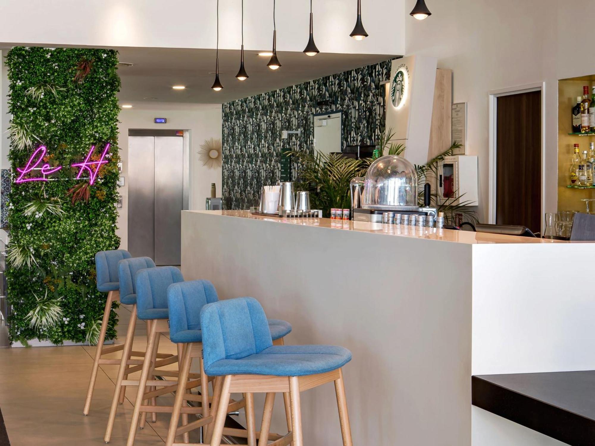 ויטרולה Holiday Inn - Marseille Airport By Ihg מראה חיצוני תמונה