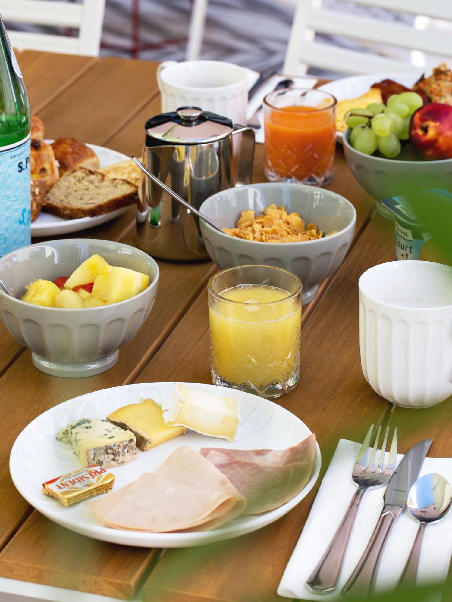 ויטרולה Holiday Inn - Marseille Airport By Ihg מראה חיצוני תמונה