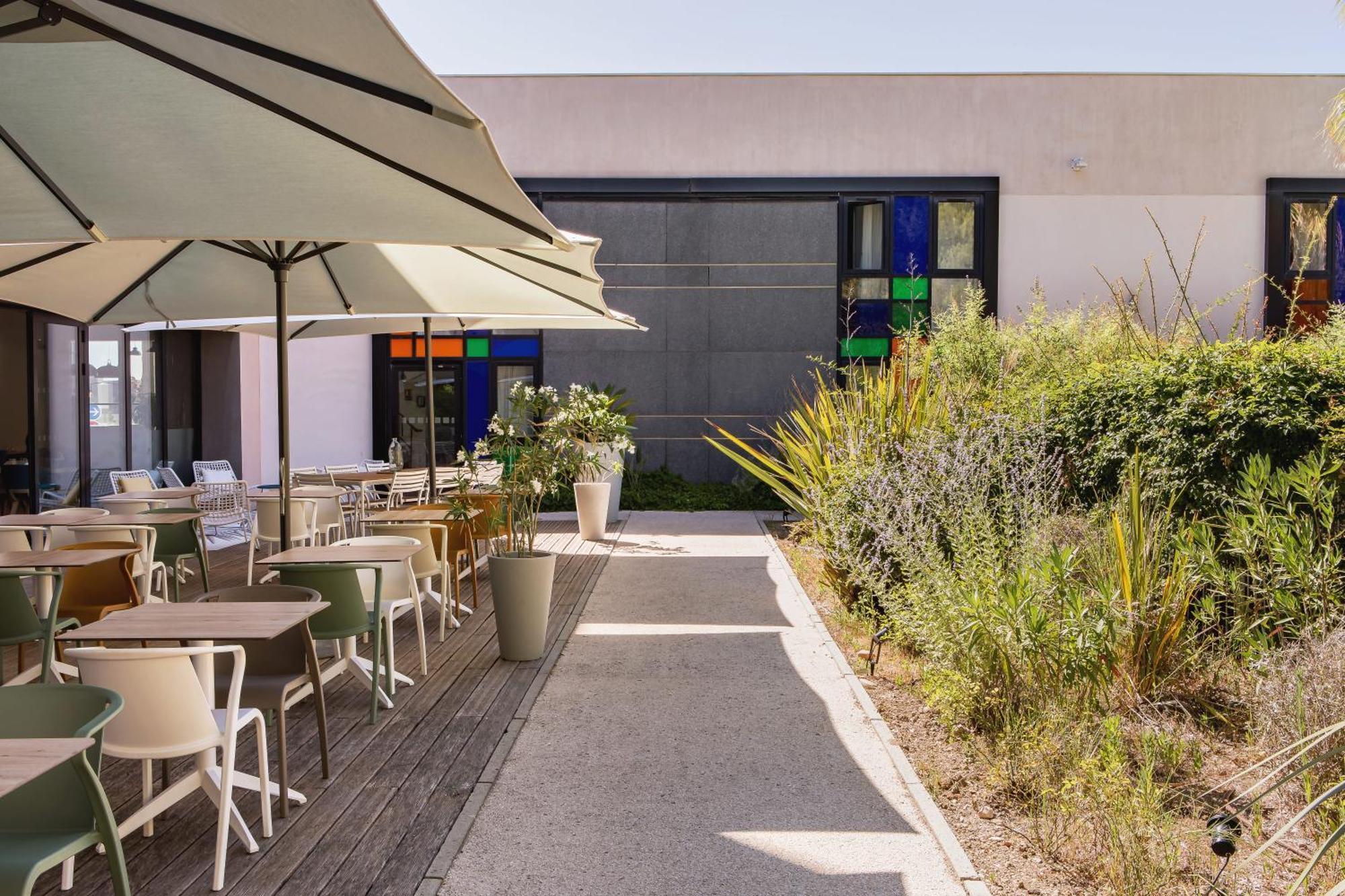 ויטרולה Holiday Inn - Marseille Airport By Ihg מראה חיצוני תמונה