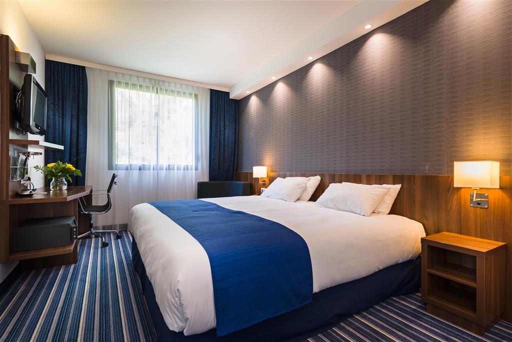 ויטרולה Holiday Inn - Marseille Airport By Ihg מראה חיצוני תמונה