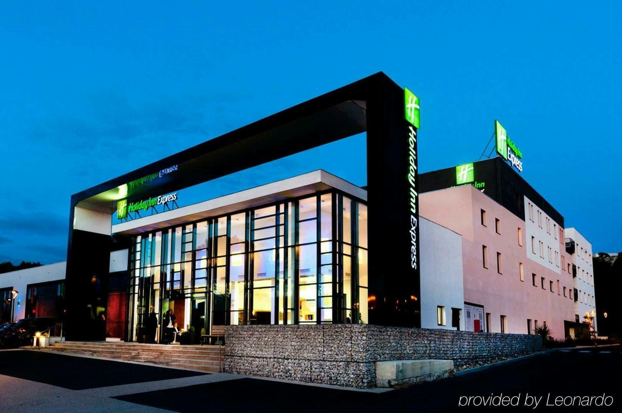 ויטרולה Holiday Inn - Marseille Airport By Ihg מראה חיצוני תמונה